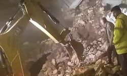 FIRTINA YIKTI, EKİPLER KURTARDI: 5 BÜYÜKBAŞ SAĞ ÇIKARILDI