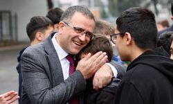 DERİNCE’DE EĞİTİME YAKIN TAKİP: BAŞKAN GÖKÇE OKULLARI ZİYARET ETTİ