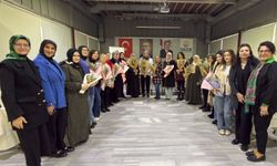 GÖLCÜK’TE ÇİÇEK TANZİM ATÖLYESİNE YOĞUN İLGİ