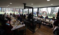 KOCAELİ HUZUREVİ DERNEĞİ KARTEPE’DE GÖNÜL SOFRASINDA BULUŞTU