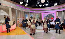 GONCA’NIN EFELERİ TRT 1’DE ZEYBEK PERFORMANSIYLA GÖNÜLLERİ FETHETTİ