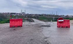 EDİRNE’DE TAŞKIN ALARMI: NEHİRLER TAŞTI, KÖPRÜ TRAFİĞE KAPATILDI