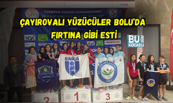 ÇAYIROVALI YÜZÜCÜLER BOLU’DA FIRTINA GİBİ ESTİ: 25 MADALYA İLE DÖNDÜLER