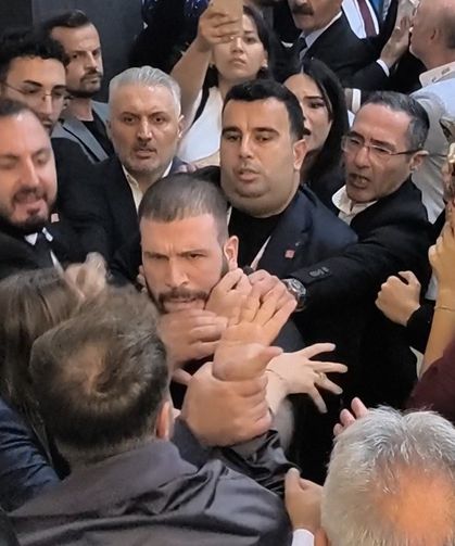 CHP Başiskele Kongresinde Yumruklar Konuştu