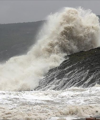 DİKKAT! MARMARAYI FIRTINA VURUYOR