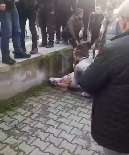 GÖLCÜK’TE KANLI SALDIRI: OTO YIKAMA SAHİBİ ÖLÜMDEN DÖNDÜ