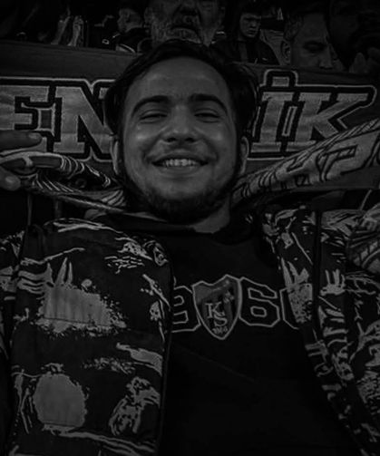 KOCAELİSPOR MAÇINDA TRİBÜN FACİASI: TRİBÜNDEN DÜŞEN HARDA KAÇMAZ HAYATINI KAYBETTİ