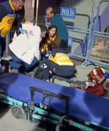 SON DAKİKA! TÜRKİYE KUPASI’NDA KORKUNÇ FACİA: TRİBÜNDEN DÜŞEN HARDA KAÇMAZ ENTÜBE EDİLDİ