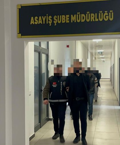 ÇAYIROVA’DAKİ CİNAYETTE 4 KİŞİ TUTUKLANDI, 1 ŞÜPHELİYE EV HAPSİ