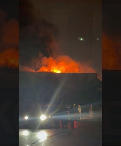 BAŞİSKELE’DE FABRİKA YANGINI: EKİPLER SEFERBER OLDU