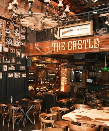 CASTLE EĞLENCE MEKANI KURŞUN YAĞMURUNA TUTULDU! MEKAN KAPATILDI, GİRİŞ CAMI PARAMPARÇA