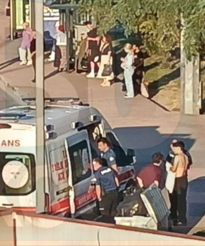 İZMİT'TE ŞİŞELİ SALDIRI: KIZ ARKADAŞLARINI KORUMAK İSTEYEN GENÇ YARALANDI!