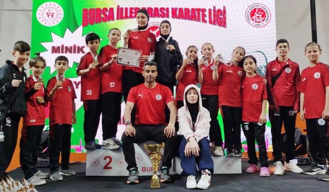 Körfezli Karateciler Bursa’dan 9 Madalya İle Döndü
