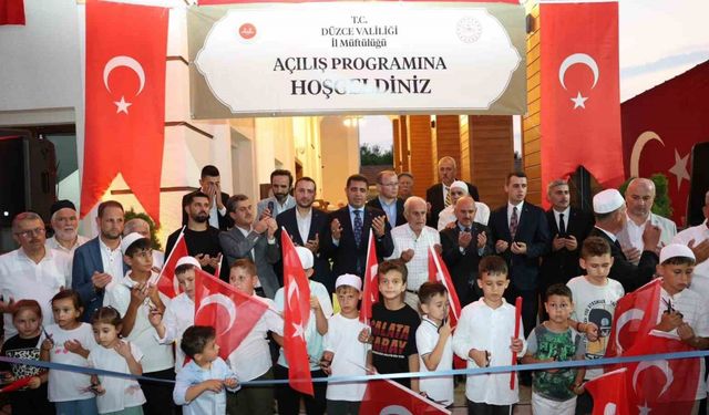 Depremde Yıkılan Pırpır Köyü Camii Yeniden İbadete Açıldı