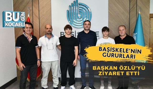 Başiskele’nin Gururları Başkan Özlü’yü Ziyaret Etti