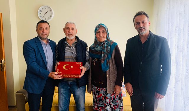 İzmit Belediyesi’nden Kıbrıs Gazilerine Anlamlı Ziyaret