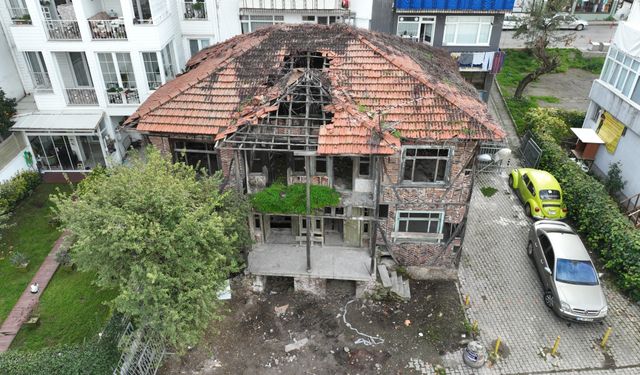 Gölcük’te Tarihi Yapı Modern Kütüphaneye Dönüşüyor