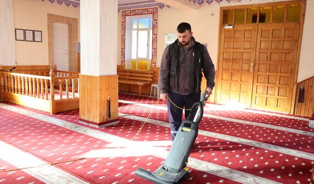 Kartepe’de Camilerde Kapsamlı Temizlik