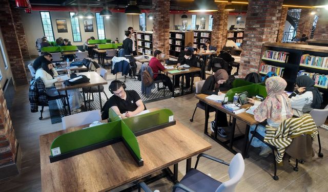 Başiskele Kitaphane’ye Yoğun İlgi