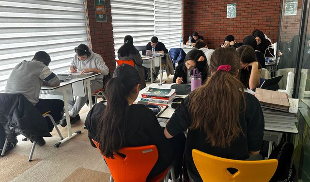 Kocaeli’de Kütüphaneler Yarıyıl Tatilinde de Gençlerin Gözdesi