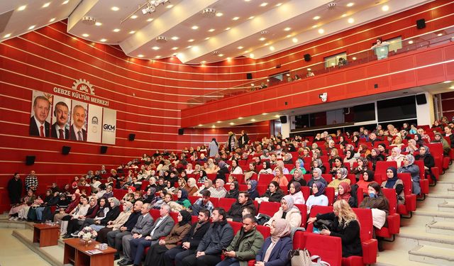 Sadık Yalsızuçanlar Gebze Okur’da Edebiyatseverlerle Buluştu