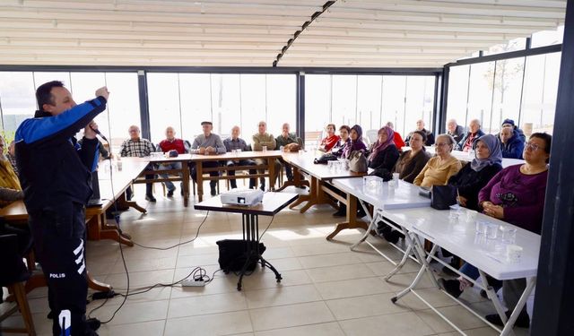 Körfez’de 60+ Aktif Yaşlanma Kulübü’nde Güvenlik Bilinci Eğitimi