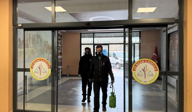 BÜYÜKŞEHİR’DEN YARIYIL TATİLİNDE YOĞUN ÇALIŞMA: 689 OKUL İLAÇLANDI