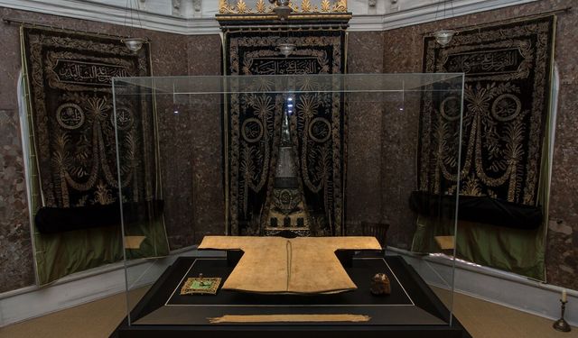 HIRKA-İ ŞERİF 20 ŞUBAT'TA ZİYARETE AÇILACAK