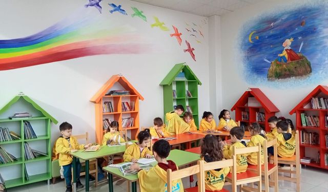 İZGİM’DE MİNİKLERE KİTAP VE ATÖLYE DOLU BİR GÜN