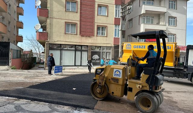 GEBZE BELEDİYESİ ASFALT YAMA ÇALIŞMALARINI SÜRDÜRÜYOR