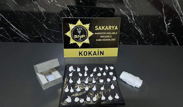 SAKARYA’DA NARKOTİK OPERASYONU! MÜCEVHER KUTUSUNDAN KOKAİN ÇIKTI