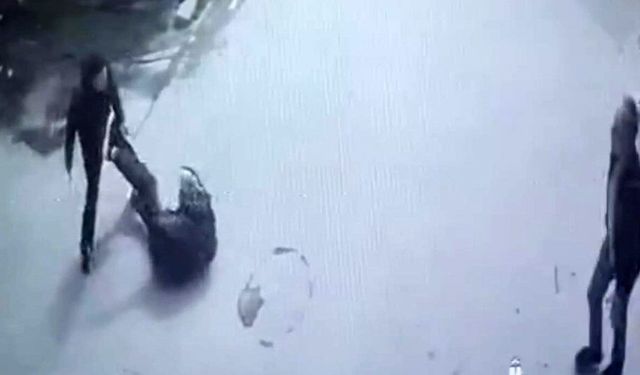 KAZA SONRASI ORTALIK KARIŞTI: SÜRÜCÜ BIÇAKLANDI