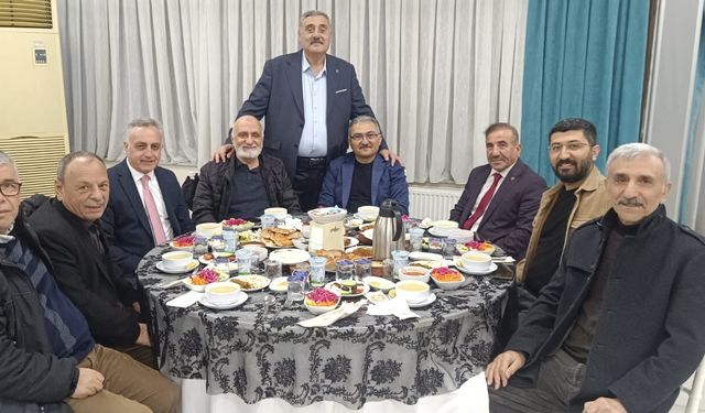ERZURUMLULAR VAKFI ÖĞRETMENLERİ İFTAR SOFRASINDA BULUŞTURDU