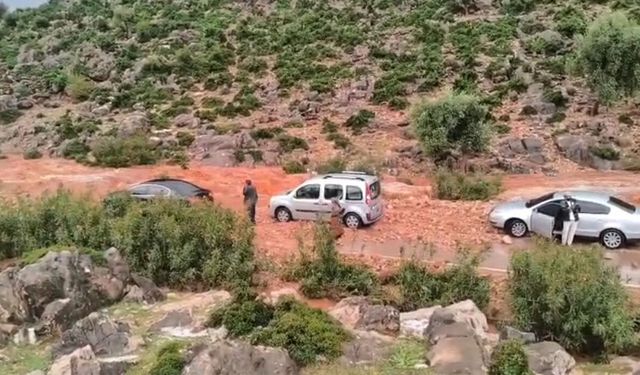 KOZAN’DA SAĞANAK VE DOLU HAYATI FELÇ ETTİ