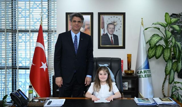 23 NİSAN’DA KARTEPE’DE BAŞKANLIK KOLTUĞU ÇOCUKLARA EMANET EDİLDİ