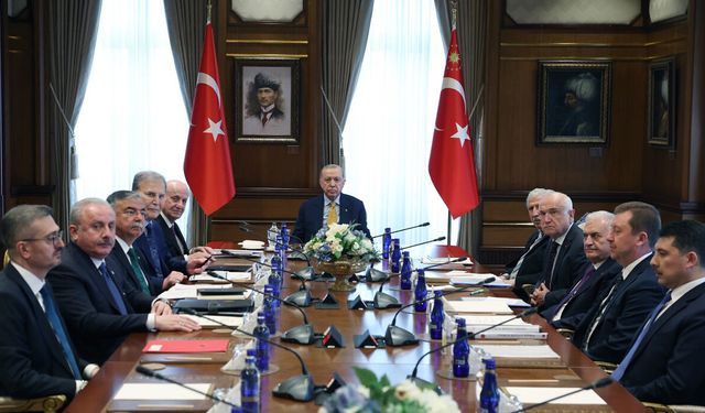 YİK TOPLANTISINDA KRİTİK GÜNDEM: OKUL SALDIRILARI, İRAN GERİLİMİ VE “TERÖRSÜZ TÜRKİYE”