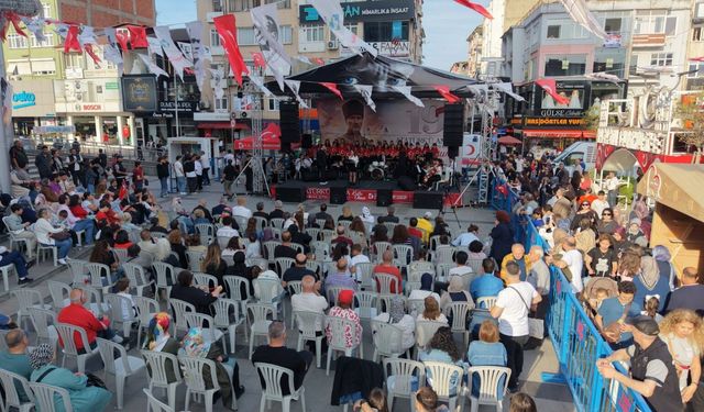 İZMİT BELEDİYESİNDEN 19 MAYIS'TA MÜZİK VE BAYRAM COŞKUSU
