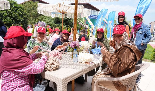 ANNE ŞEHİR YAŞAM MERKEZİ’NDE ANNELER GÜNÜ COŞKUSU