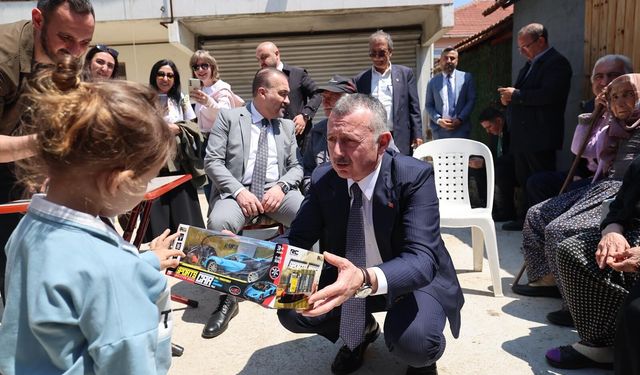 TAHİR BÜYÜKAKIN BALÖREN’DE YAŞLI VE HASTALARI ZİYARET ETTİ