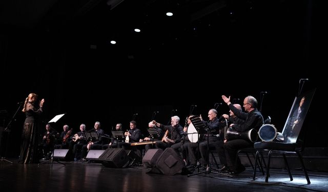 KOCAELİ’DE ANNELER GÜNÜ SANAT VE MÜZİKLE KUTLANDI
