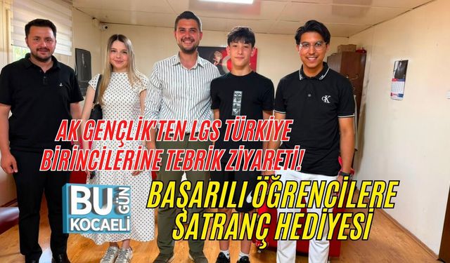 AK GENÇLİK'TEN LGS TÜRKİYE BİRİNCİLERİNE TEBRİK ZİYARETİ! BAŞARILI ÖĞRENCİLERE SATRANÇ HEDİYESİ