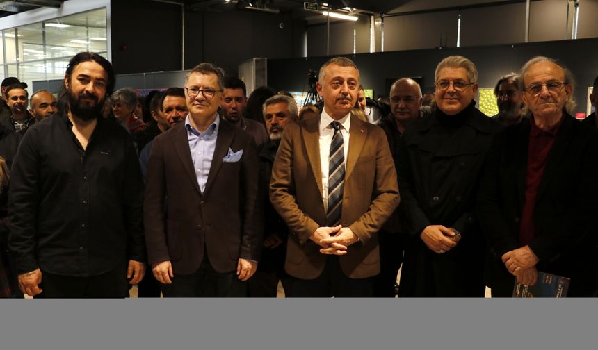 "Bir Zaman Fraktalı" sergisi Kocaeli'de açıldı