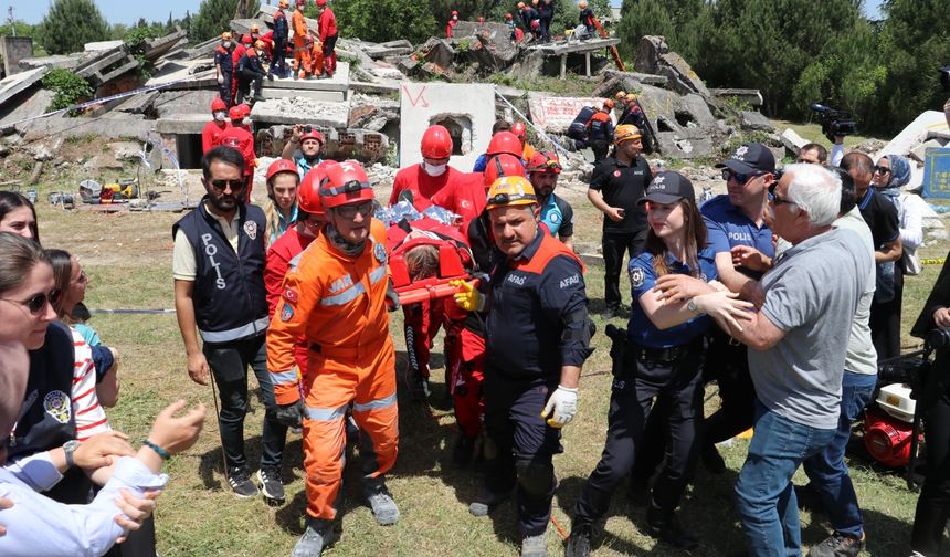 Kocaeli'de 14 İlden Ekiplerin Katıldığı Deprem Tatbikatı Başladı