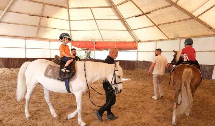 Kocaeli'de 107 Minik Binici Belgesini Aldı