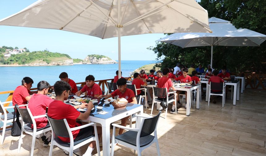Kandıraspor U13 Takımı Şampiyonluğu  Başkan Erol Ölmez’le Kahvaltıda Kutladı