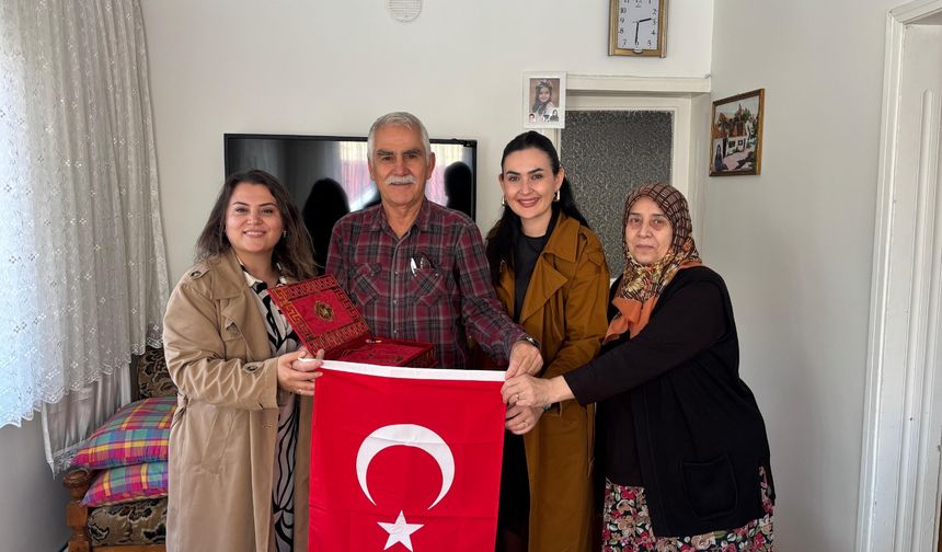 İzmit Belediyesi'nden Derince'deki Kıbrıs Gazilerine Anlamlı Ziyaret