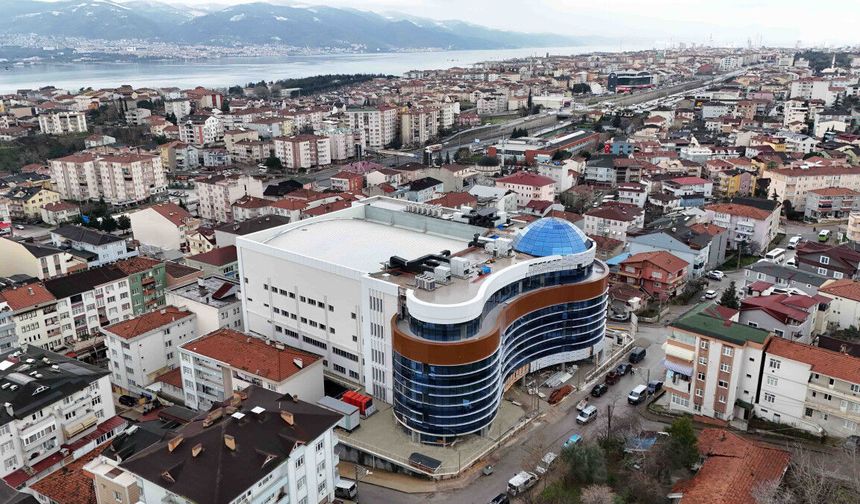 DERİNCE’DE ÇALIŞMALAR KENT GENELİNDE DEVAM EDİYOR