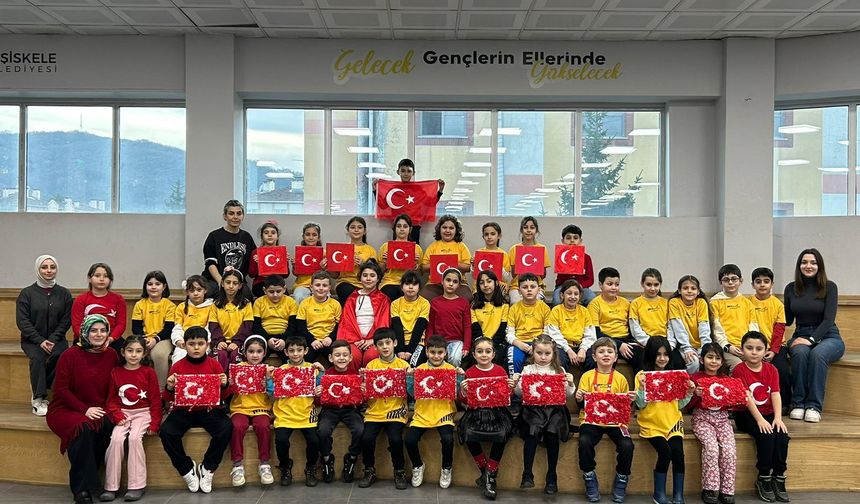 BAŞİSKELE ALA MEKAN’DA ATÖLYELER BAYRAK SEVGİSİYLE BAŞLADI