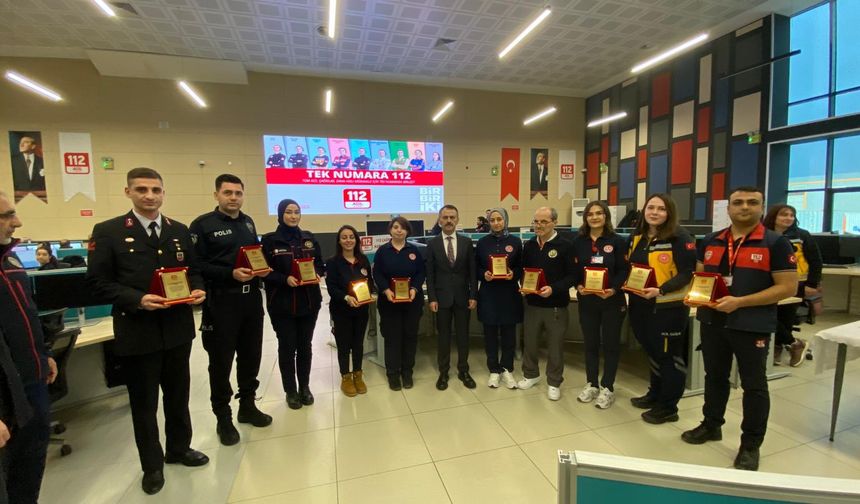 VALİ İLHAMİ AKTAŞ BAŞKANLIĞINDA KOCAELİ 112 ACİL ÇAĞRI HİZMETLERİ TOPLANTISI: 11 ŞUBAT 112 GÜNÜ KUTLANDI