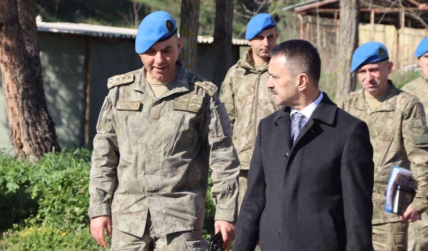 VALİ İLHAMİ AKTAŞ’TAN KANDIRA 7. KOMANDO TUGAY’A RESMİ ZİYARET